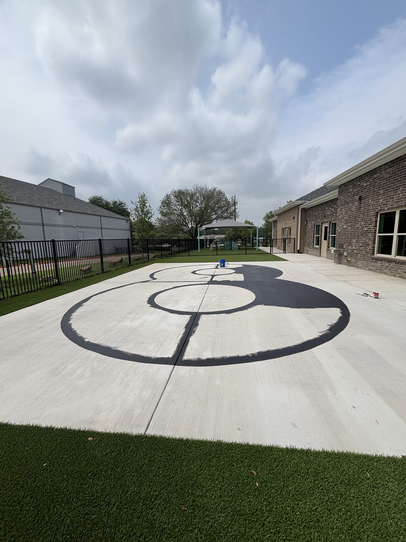 Commercial play court before A&K's work
